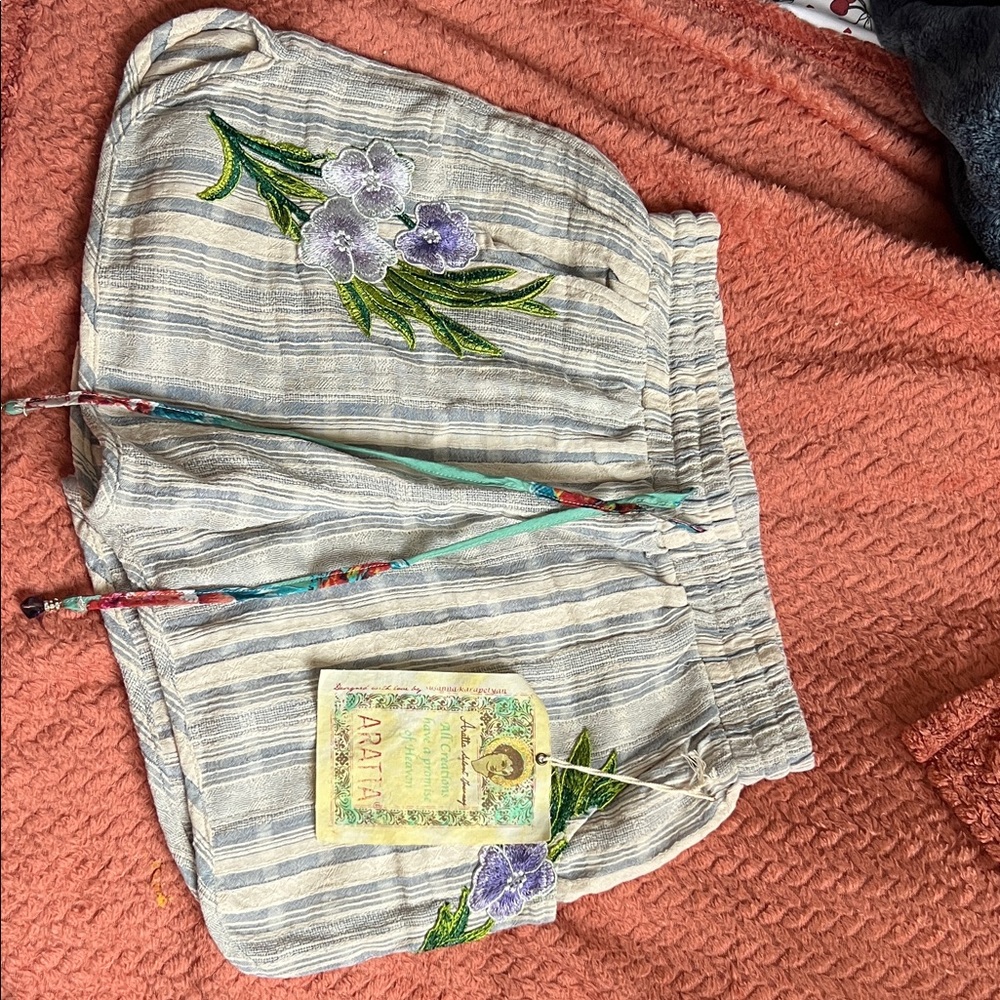 Striped Linen-Blend Women’s Shorts with Purple Floral Embroidery